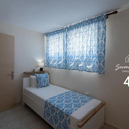 第二个家公寓 公寓 斯卡拉索提罗斯