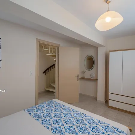 Second * סקאלה סוטירוס